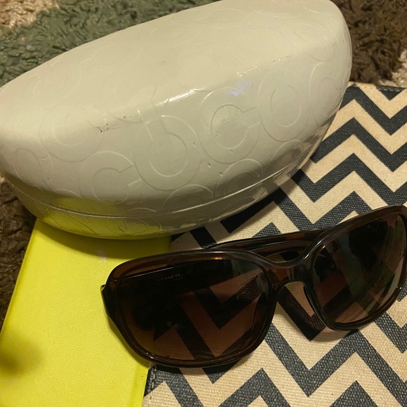 Coach sunglasses - Picture 1 of 3